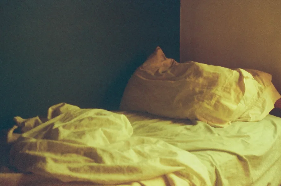 Untitled photograph 5 from “aún guardo las flores”.